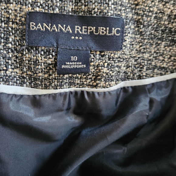 Banana Republic Black and Cream Tweed Skirt - Picture 3 of 3